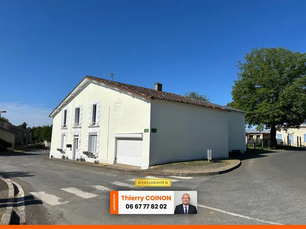 JOLIE MAISON DE VILLAGE ENTIÈREMENT RÉNOVÉE EN 2024, 3 CHAMBRES, JARDIN 700 M² à 50 m. LIBRE JUILLET