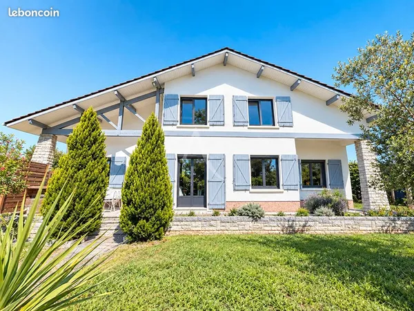 Maison 7 pièces 260 m²