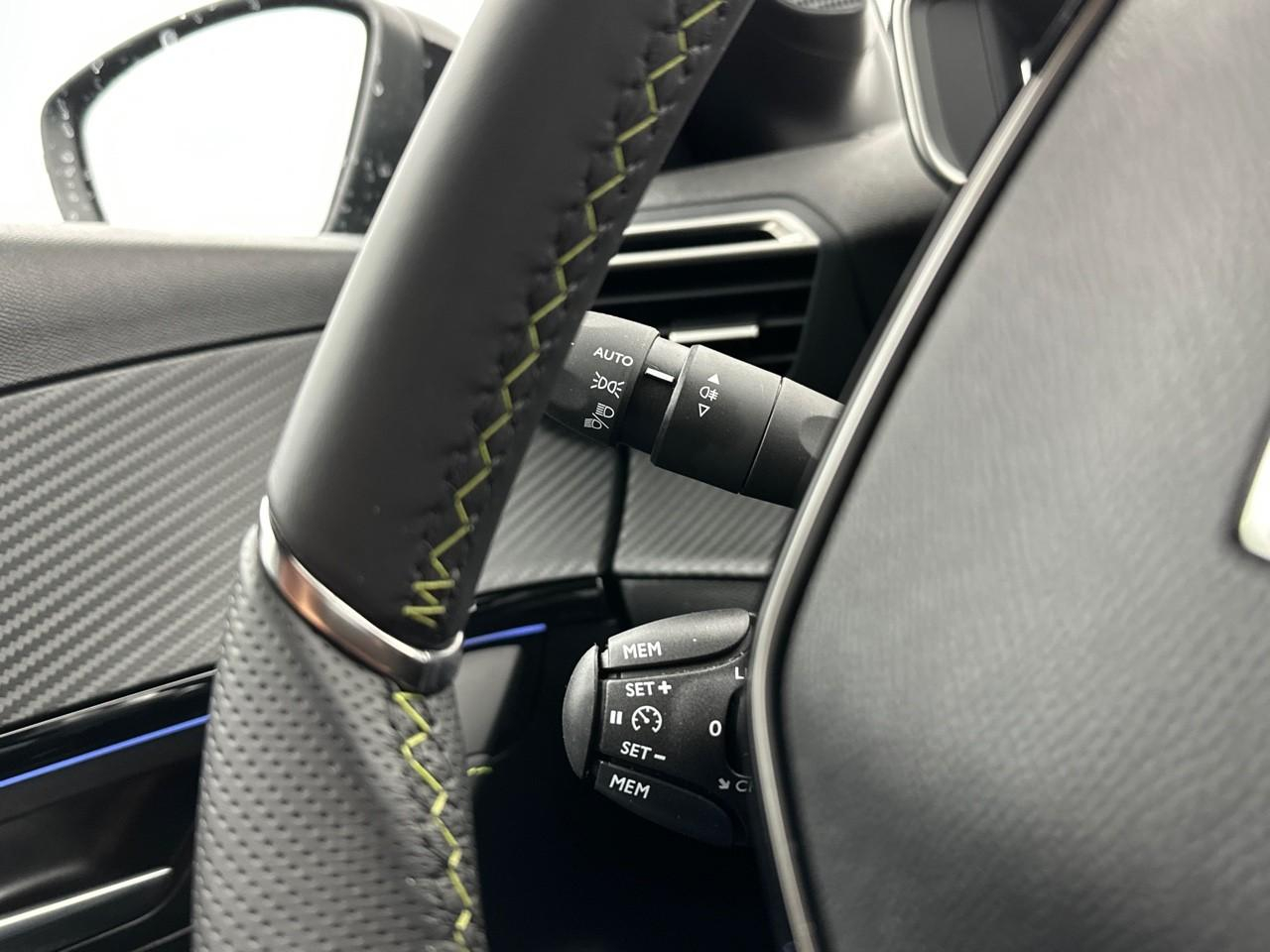 Peugeot 208 hybrid 145 ch e-dcs6 gt — photo 18