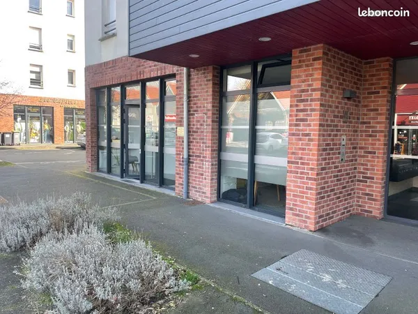 Local professionnel à louer paramédical ou service