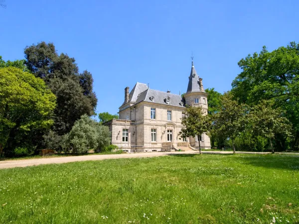 LAYRAC -Demeure de Prestige rénovée - 8 chambres dont 4 avec salle d'eau privatives, 540 m² sur Terr