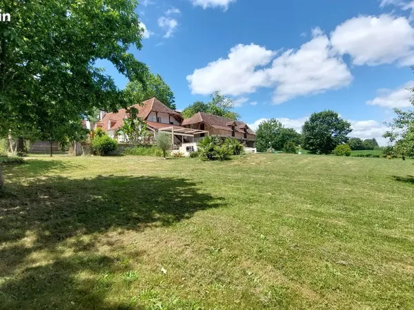 Propriété 6 pièces 213 m²