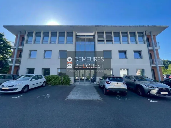 Bureaux 104 m²