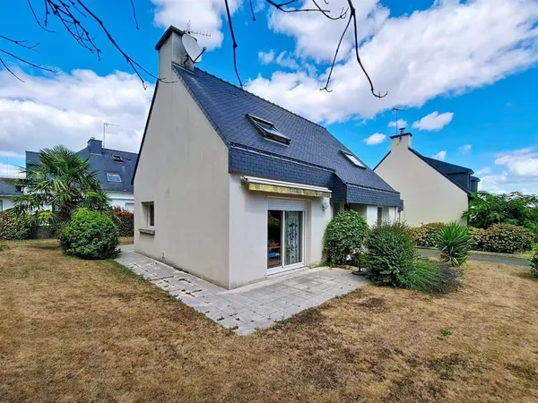 CAUDAN : Maison familiale avec jardin au calme