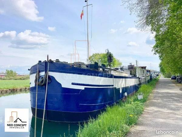 Péniche 4 pièces 134 m²