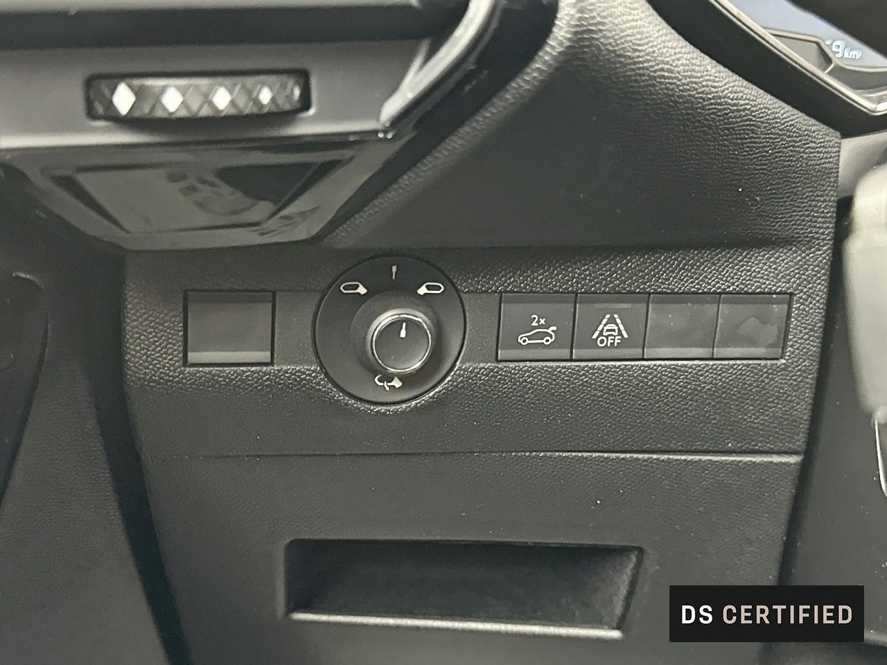 Ds Ds 7 crossback crossback puretech 180 eat8 rivoli — photo 17