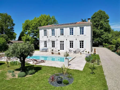Maison 7 pièces 216 m²