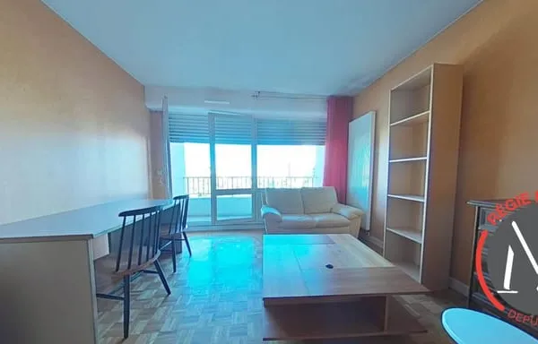 30 AV DES FRERES LUMIERES