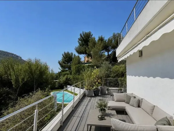 Villa 6 pièces 200 m²