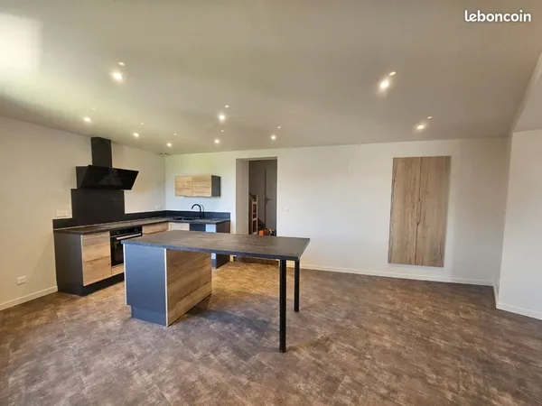 Maison rénovée toute climatisée 153m² avec terrasse et jardin -4 chambres