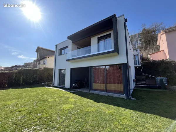 Villa 6 pièces 182 m²