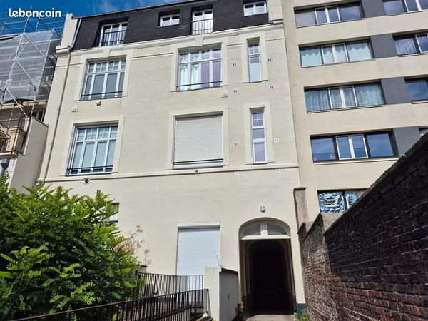 Studio 1 pièce 28 m²