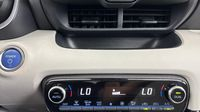 Toyota Yaris 116h Iconic 5p — photo 19