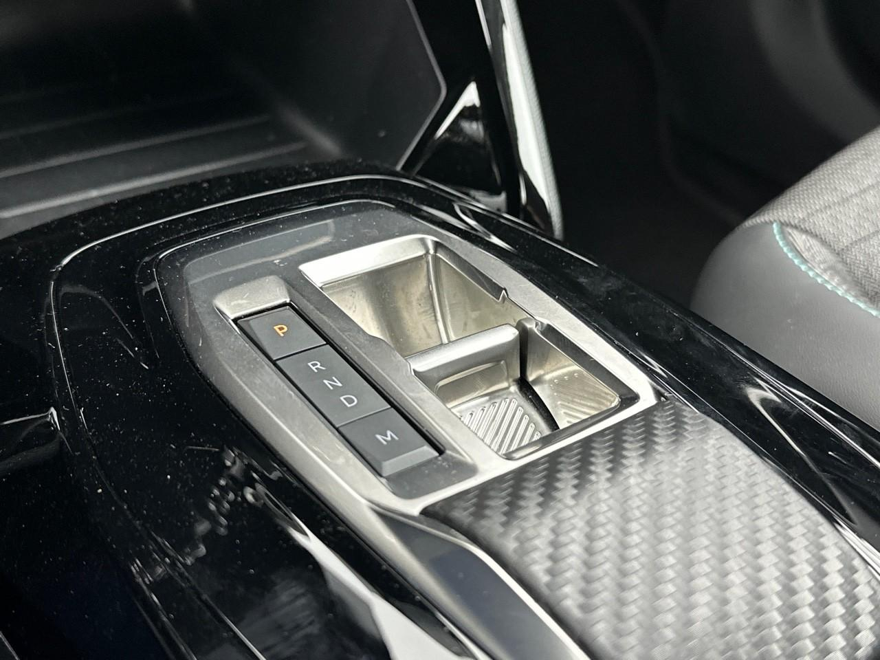 Peugeot 2008 puretech 130 s&s eat8 allure — photo 29