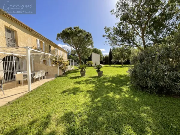 Mas provençal 24 pièces 645 m²