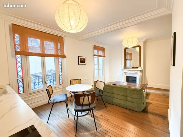 PARIS 7e - RUE DE VERNEUIL - 2 PIÈCES 31 m² ENTIÈREMENT RÉNOVÉ - CALME ABSOLU - SANS AGENCE
