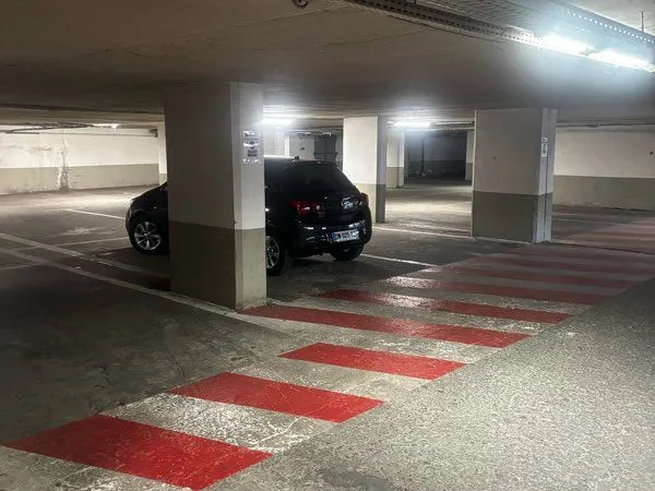 Place parking sécurisé centre ville Alès