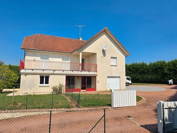Maison T4 de 120 m² avec garage double, jardin et terrasse - Flagey-lès-Auxonne