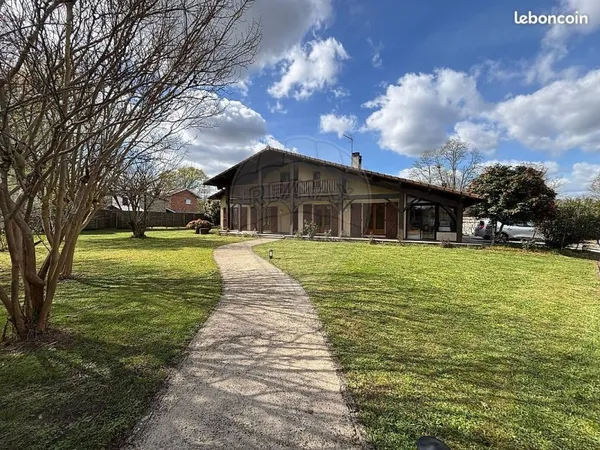 Maison 8 pièces 180 m²
