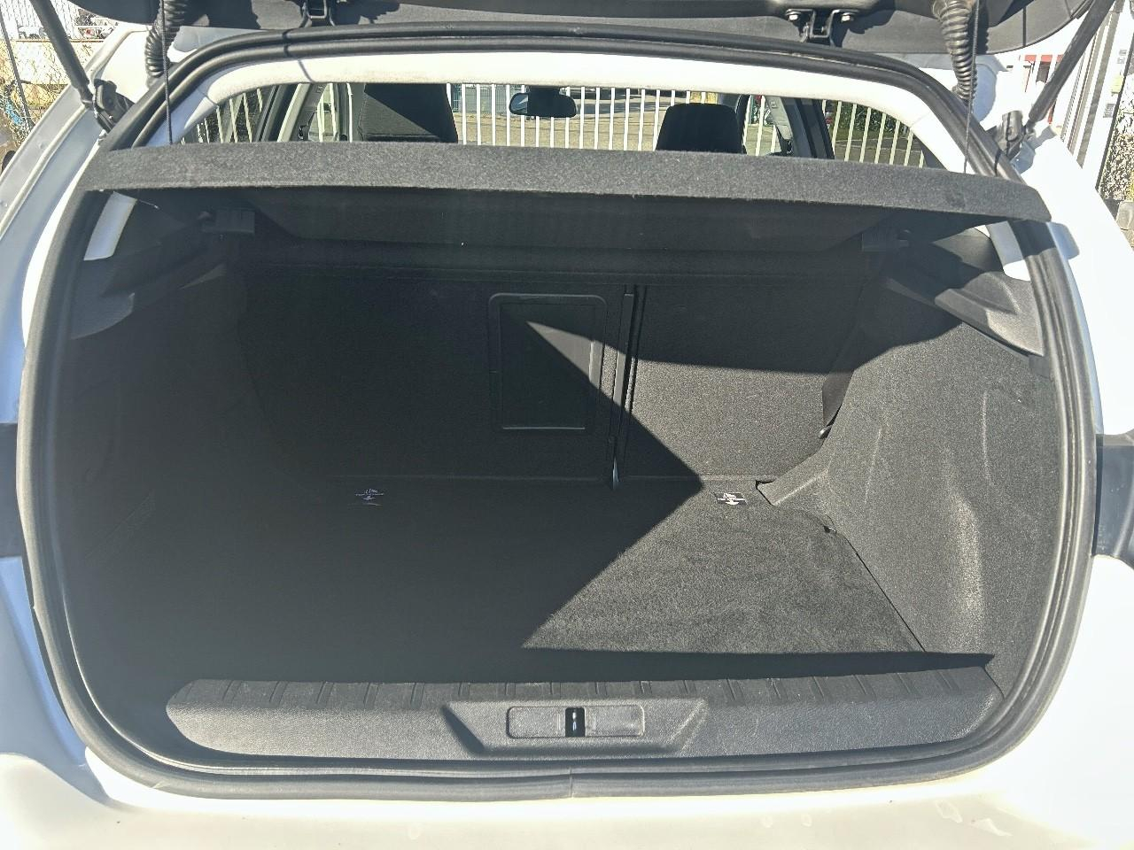 Peugeot 308 1.5 bluehdi 130ch s&s allure pack — photo 6