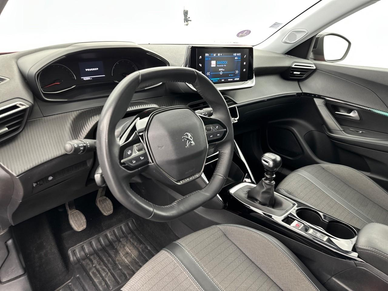 Peugeot 2008 puretech 100 s&s bvm6 allure — photo 8