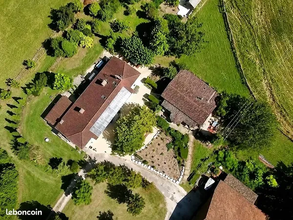 Maison 12 pièces 400 m²
