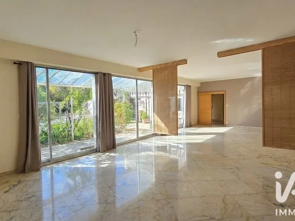 Maison 10 pièces 260 m²