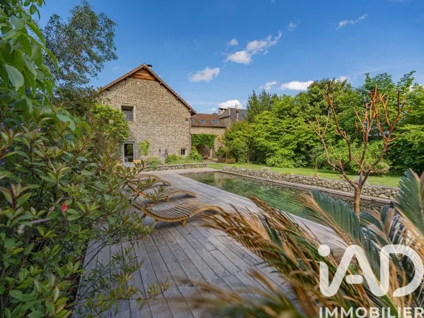 Maison 11 pièces 300 m²