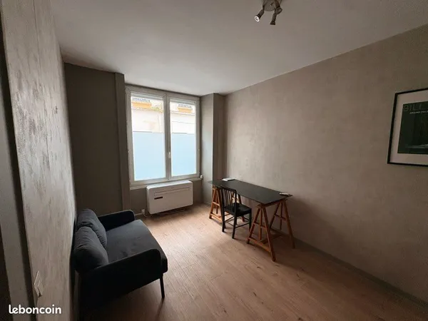 Appartement 2 pièces / T1 bis meublé - 30 m² - Saint-Étienne