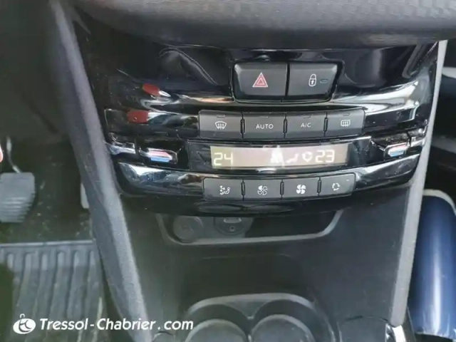 Peugeot 2008 1.2 puretech 110ch s&amp;s bvm5 allure — photo 13
