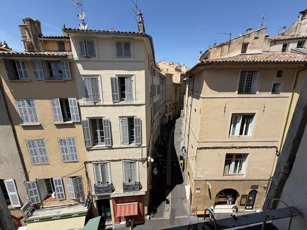 CENTRE HISTORIQUE - RUE ESPARIAT - T2 48 m2