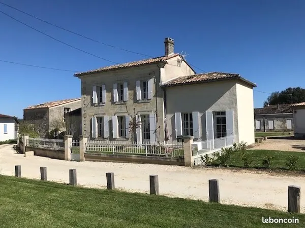 Maison meublée à la campagne