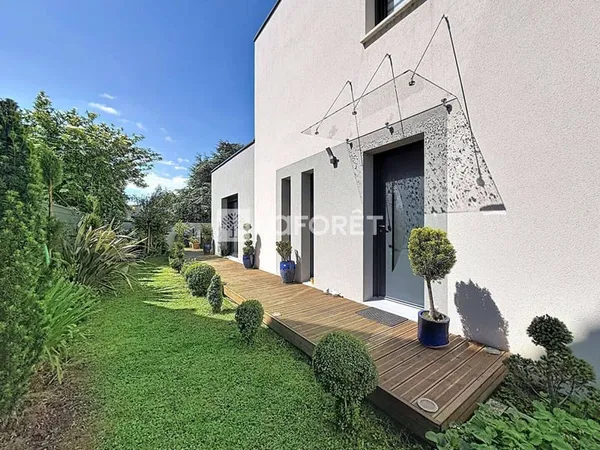 Maison 6 pièces 146 m²