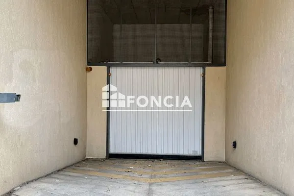 Parking 12 m²