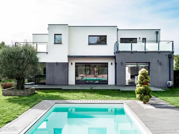 Spacieuse maison contemporaine meublée