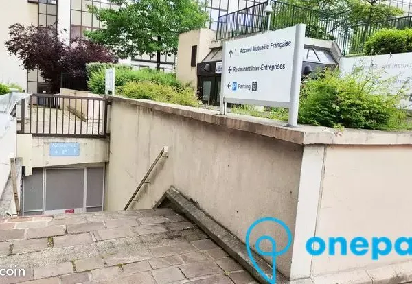 Parking/box 12 m² PARIS 15