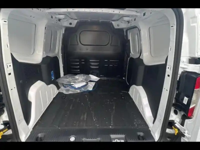 Ford Transit Courier electrique 100 kw 136ch batterie 54 kwh trend — photo 12