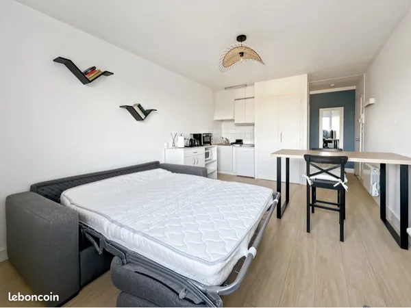 Studio rénové à louer pour 6 mois