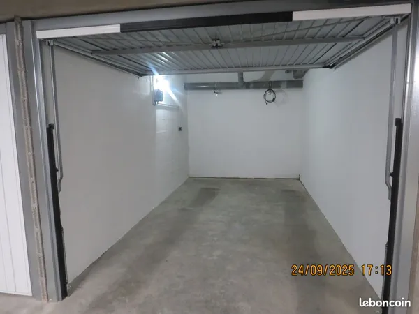 Vend garage en sous sol