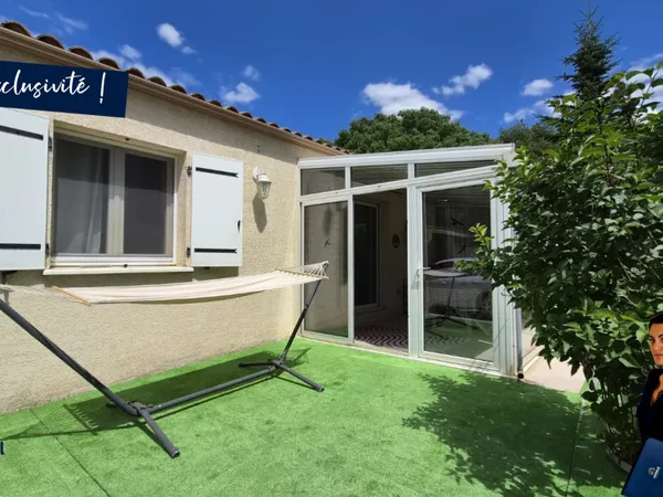 Jolie Villa avec garage de plain pied.
