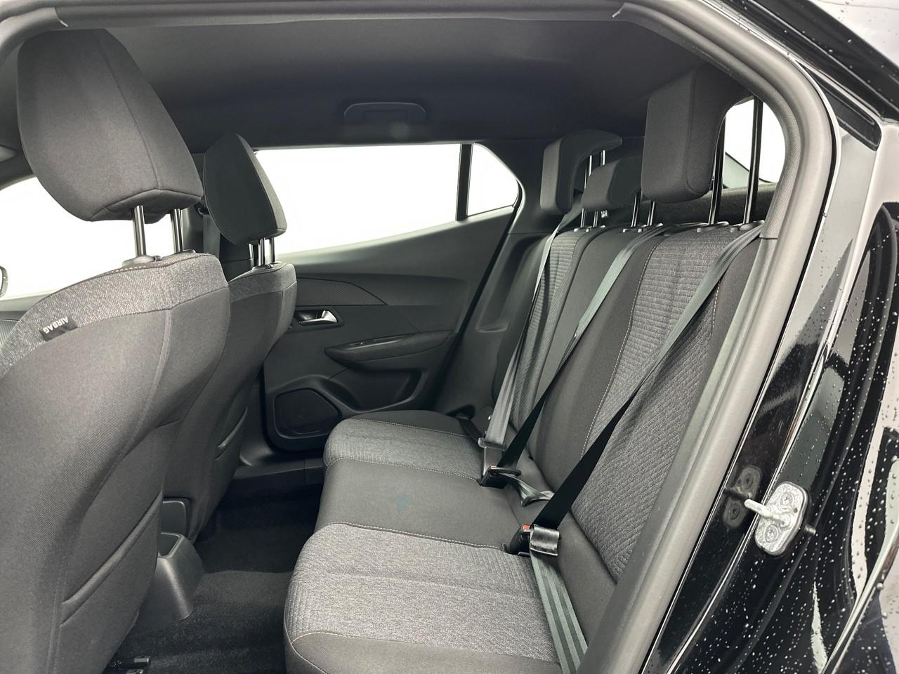 Peugeot 2008 hybrid 136 e-dcs6 style — photo 12