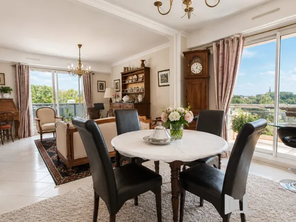 Appartement Bellerive Sur Allier 5 pièce(s)