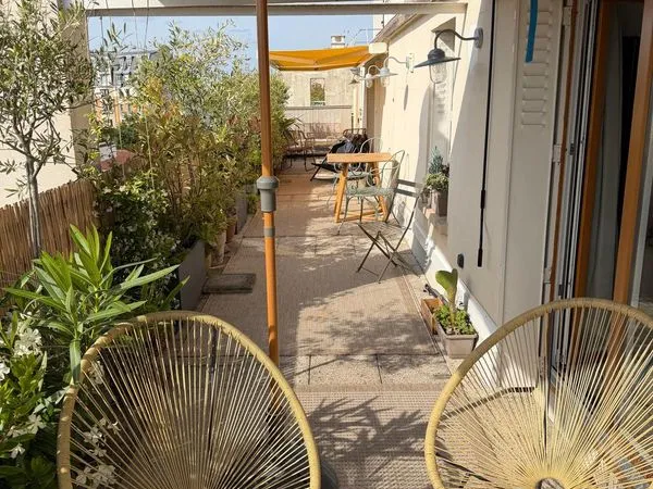 Levallois-Perret - Dernier étage, 2 pièces traversant avec 65 m²