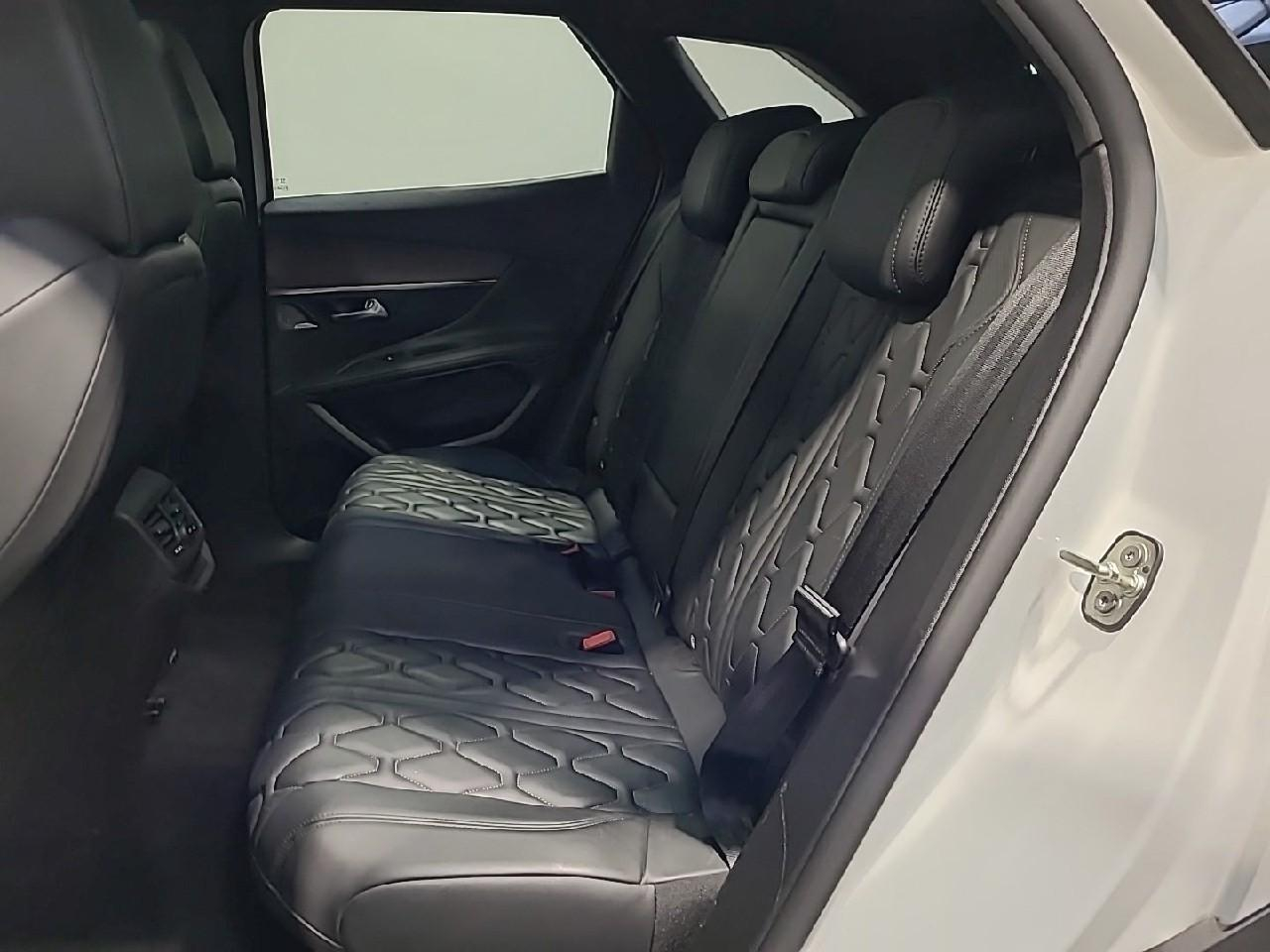 Peugeot 3008 puretech 130ch s&s eat8 gt pack — photo 13
