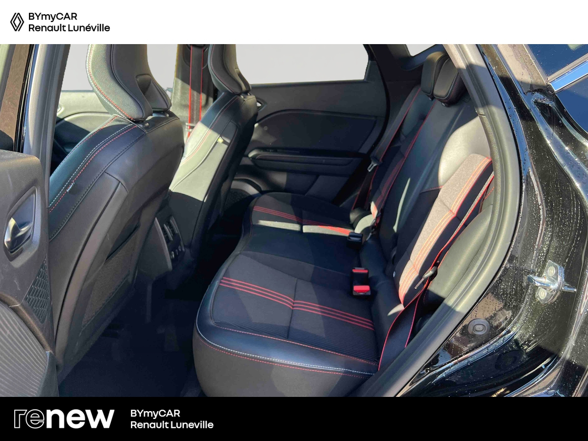 Renault Captur E-Tech 145 - 21 — photo 12