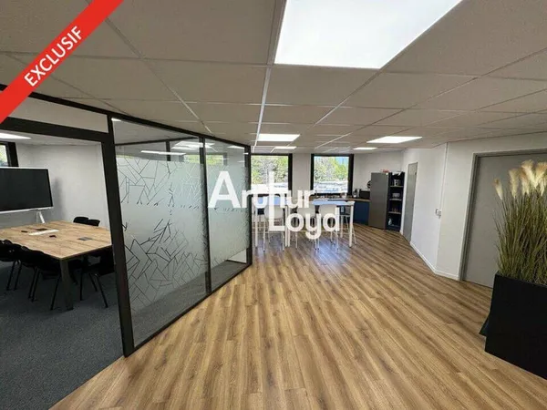 Bureaux 234 m²