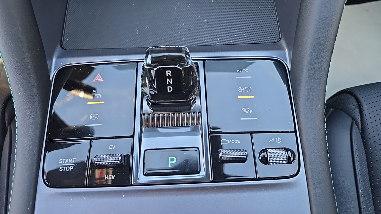 BYD Seal U 1.5l DM-i 324 ch AWD PHEV — photo 15
