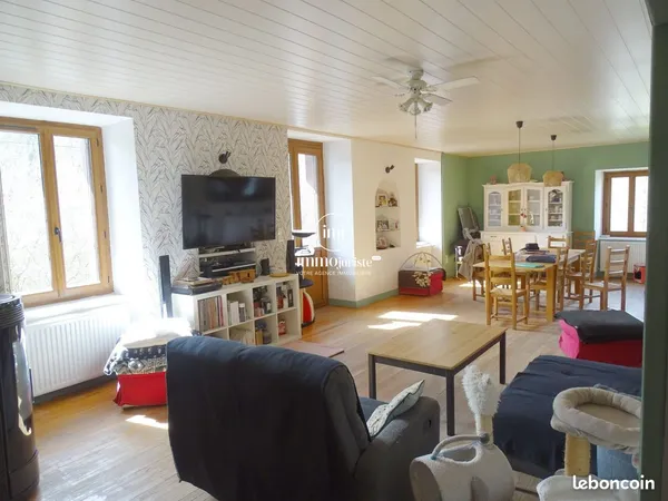Maison 7 pièces 240 m²