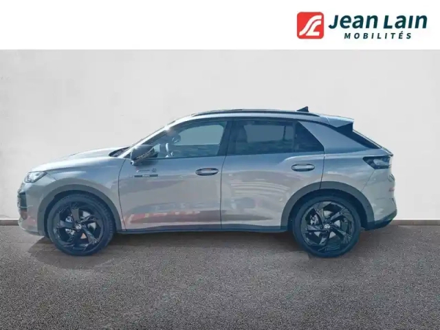Volkswagen T-Roc 1.5 etsi evo2 hybrid 150 ch dsg7 — photo 8