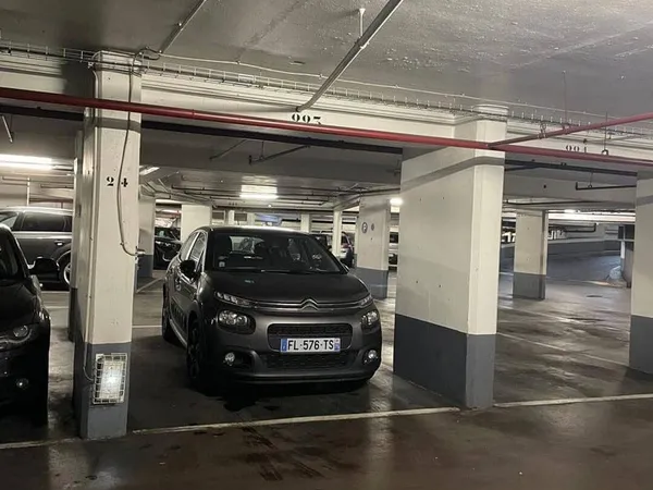 Parking 12 m²